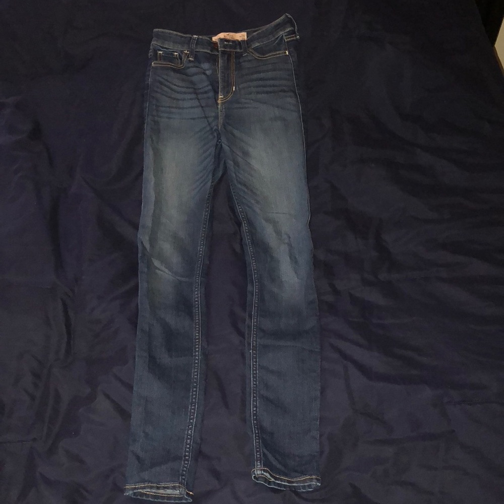 Never Worn Dark Wash High Rise Hollister Jeans